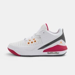 Great condition Jordan Max Aura 5 size 7.5 men/9 women.